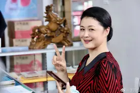 于月仙车祸去世，世间再无“谢大脚”图片