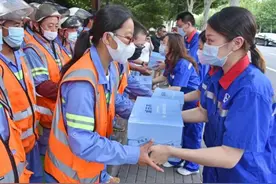 高温中，上海500余家中石化加油站多了个作用，不仅是方便司乘的公共厕所图片