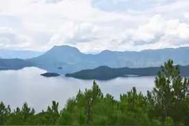 清岸线补短板 还你一个最美的泸沽湖图片