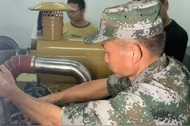 比标准答案做得还要好！扎根大山32年，他是人人崇拜的“兵王”图片