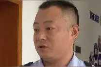 暖心！孕妇耳内进虫流血不止，宝山民警熬夜护送全程照顾图片