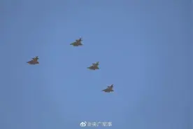 歼20亮相！“第一次”图片