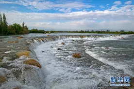 甘肃张掖：黑河“叠瀑”图片