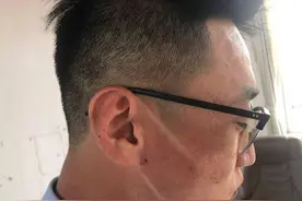 “这是一个光荣的印记”！海阳抗疫一线民警被晒出“口罩脸”图片