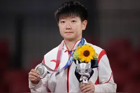奥运结束后孙颖莎突收噩耗，家人隐瞒奶奶去世消息图片
