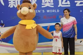 ​我和爸爸合作的一场羽毛球比赛图片