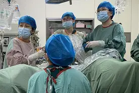 女孩腹痛8年生无可恋，原因竟是子宫内膜“跑偏”图片