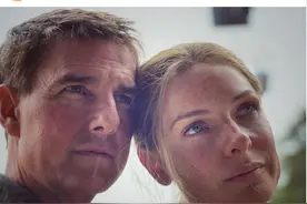 丽贝卡·弗格森《碟中谍7》杀青，晒与阿汤哥合照图片