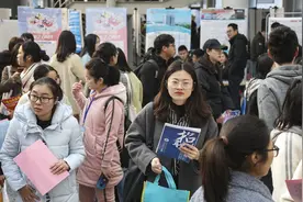 江苏延续部分减负稳岗扩就业政策，大学生就业创业税收优惠延至2025年底图片