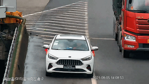 临时牌照就能为所欲为？温州这位驾驶员一次性被扣12分图片
