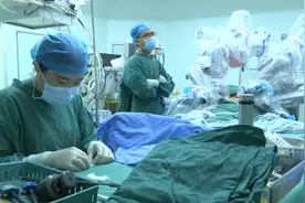 高精尖！联勤保障部队第九六〇医院完成达芬奇机器人手术突破2000例图片
