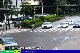 一男子骑电动自行车，火烧屁股！原来他做了这事......图片