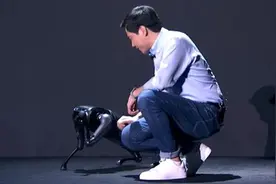 年轻人的第一台机器人？小米“铁蛋”亮相视频封面