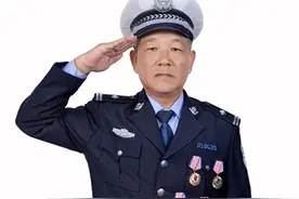 在平凡中坚守初心 在执着中励志笃行——记海口民警姬卫东图片