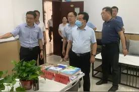 王品木调研济南一中初中部筹备工作图片