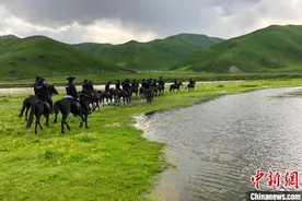 甘南“马背上的警察”18载护草原：成牧民“最亲近”的人图片