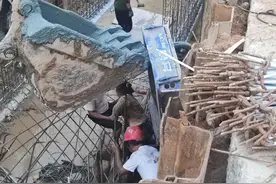 江门：一女建筑工人被钢筋刺穿臂膀，消防紧急救援图片