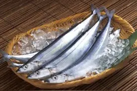 难得的秋日美食！秋补宜食秋刀鱼图片