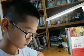 长沙12岁男孩太爱读书，需要被家长控制阅读时间，他带《拉封丹寓言》参与图书漂流图片