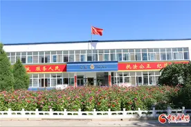 白银水川：乡村民警的“两顶帽子”图片
