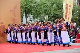 香格里拉锅庄舞：一首流动的诗词图片