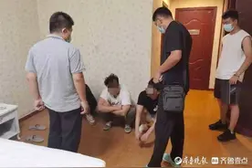 小超市银行账户多次莫名收到大额钱款，警方顺藤摸瓜破获洗钱团伙图片