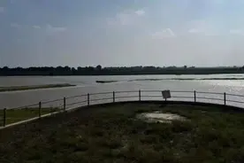 干涸8年 内蒙古这个亚洲最大沙漠水库再现碧水图片