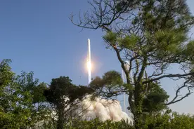 货运飞船给国际空间站送披萨饼图片