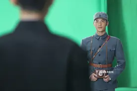 杨洋《你是我的荣耀》持续火爆 独家花絮生图回顾图片