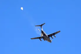 联合伞降突击——直击中俄“西部·联合-2021”演习空降作战群图片