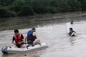 宿松：暴雨致水厂取水口堵塞 多部门紧急抢修图片