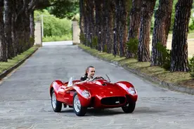 法拉利Testa Rossa 3/4比例儿童车：售价9.3万欧元，限量299辆图片
