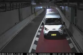 大型号牌客车请勿在北横通道闯禁令 否则记3分 罚款200元！图片