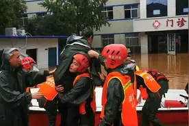 湖北多地遭遇强降雨图片