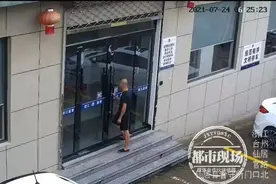男子一大早敲看守所的门，民警：进来吧你图片