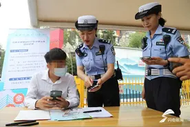 交警不在就“侥幸”？在济南骑电动车不戴头盔或被抓拍曝光图片