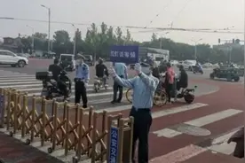 礼让斑马线只是城市文明建设一小步图片