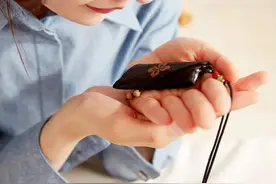 珍贵奇楠沉香，手作香囊，醇厚馥郁，香韵持久图片