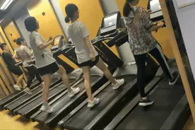 杭州某健身房店长报料：奥运会后，来健身的人大增，跑步机满员，健身房的晚高峰提前了半小时图片