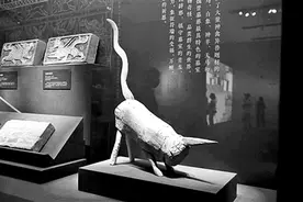 在河西走廊的画像砖上：天上众神 人间众生图片