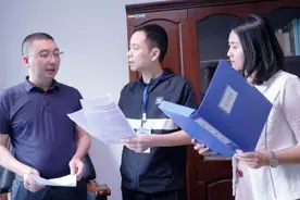 南充：通知学生周六去校外缴费上课？严肃处理图片