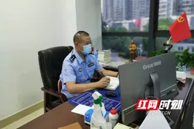 “我绝不主动打电话”——一对母子的默契约定图片