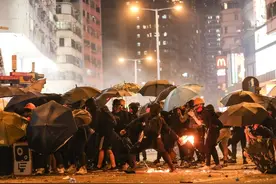 称扔汽油弹少年“优秀”？香港法官再这么判案会被投诉调查图片