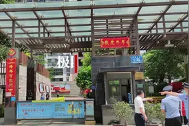 厦门两小区解封，政府送提货券庆祝，居民“比过年还高兴”图片
