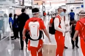 苏炳添回国提着电饭煲？真相来了哈哈哈哈哈……图片