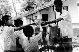 走街串巷卖冰棍的吆喝，是湖南人儿时最期盼的叫卖声图片