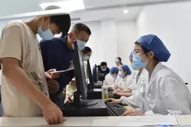 这么快！杭州妈妈陪女儿赶到“未成年人专场”，5分钟完成疫苗接种图片