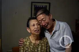 他们没有说过一句“我爱你”，却用26年的相濡以沫诠释了爱情的模样图片