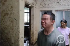 “我要是在家就好了！”他哽咽难过，自己在隔离点抗疫，母亲被洪水冲走图片