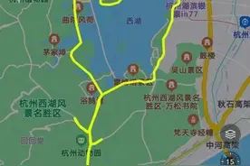 有人冒雨在西湖边刷出一颗“心”！朋友圈里这句话太有爱图片